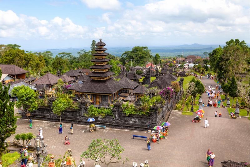 Туристам обмежать доступ до храмів Балі