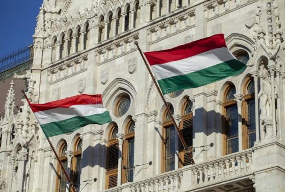 Парламент Угорщини закликав закріпити в документах ЄС поняття «християнських коренів та культури»
