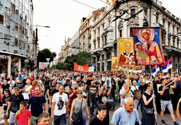 У Белграді відбувся хресний хід проти гей-параду