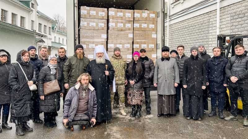 З Києво-Печерської лаври передали медикаменти для госпіталів