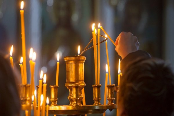 Запалювання 12 стрітенських свічок – благочестя чи язичницький ритуал?