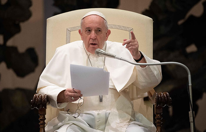 Целібат не догма, а тимчасове розпорядження, – голова Ватикану
