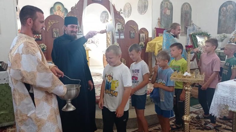 Свт. Феофан: Про розвиток духу церковності в дітях