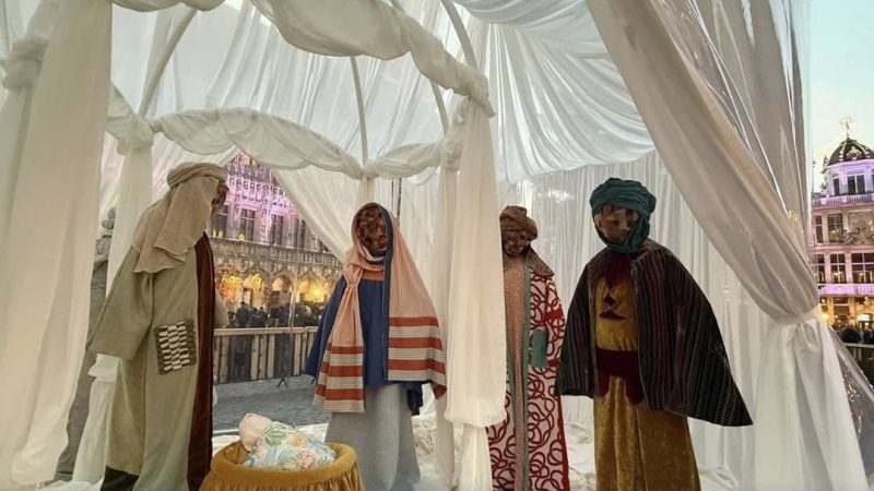 Радикальні зміни фігур Різдвяного вертепу в Брюсселі